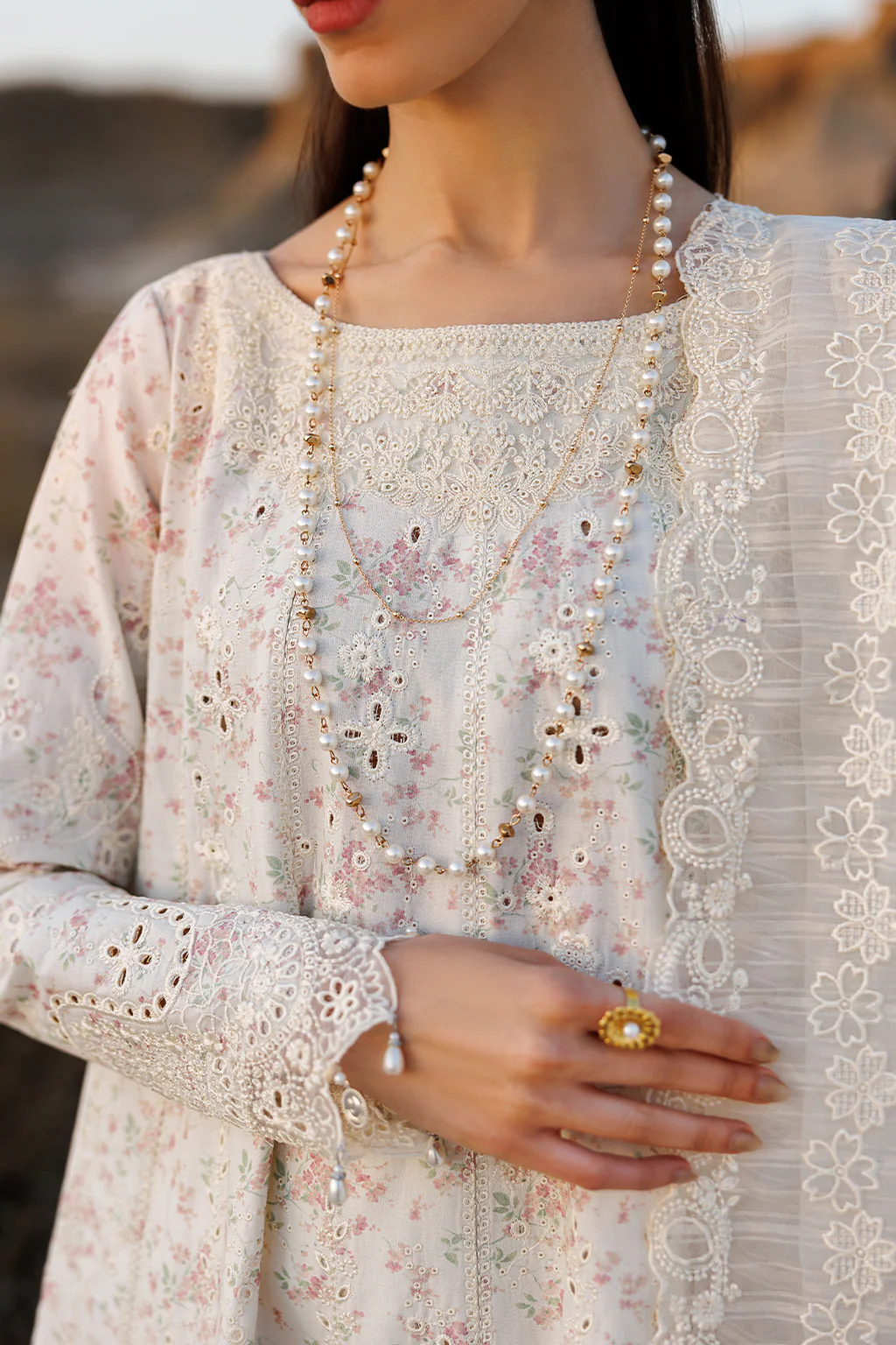 SUNKISSED - Image 9